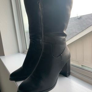 Knee high boot/ black